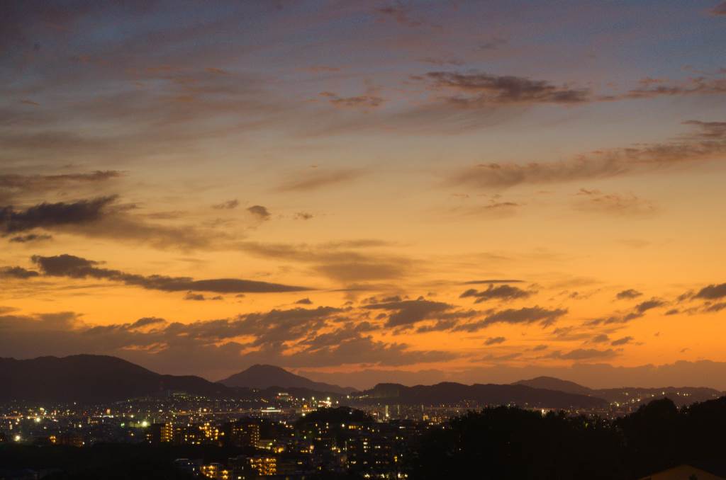 福岡市南区展望台からの夕焼け、夜景(2022年10月8日)